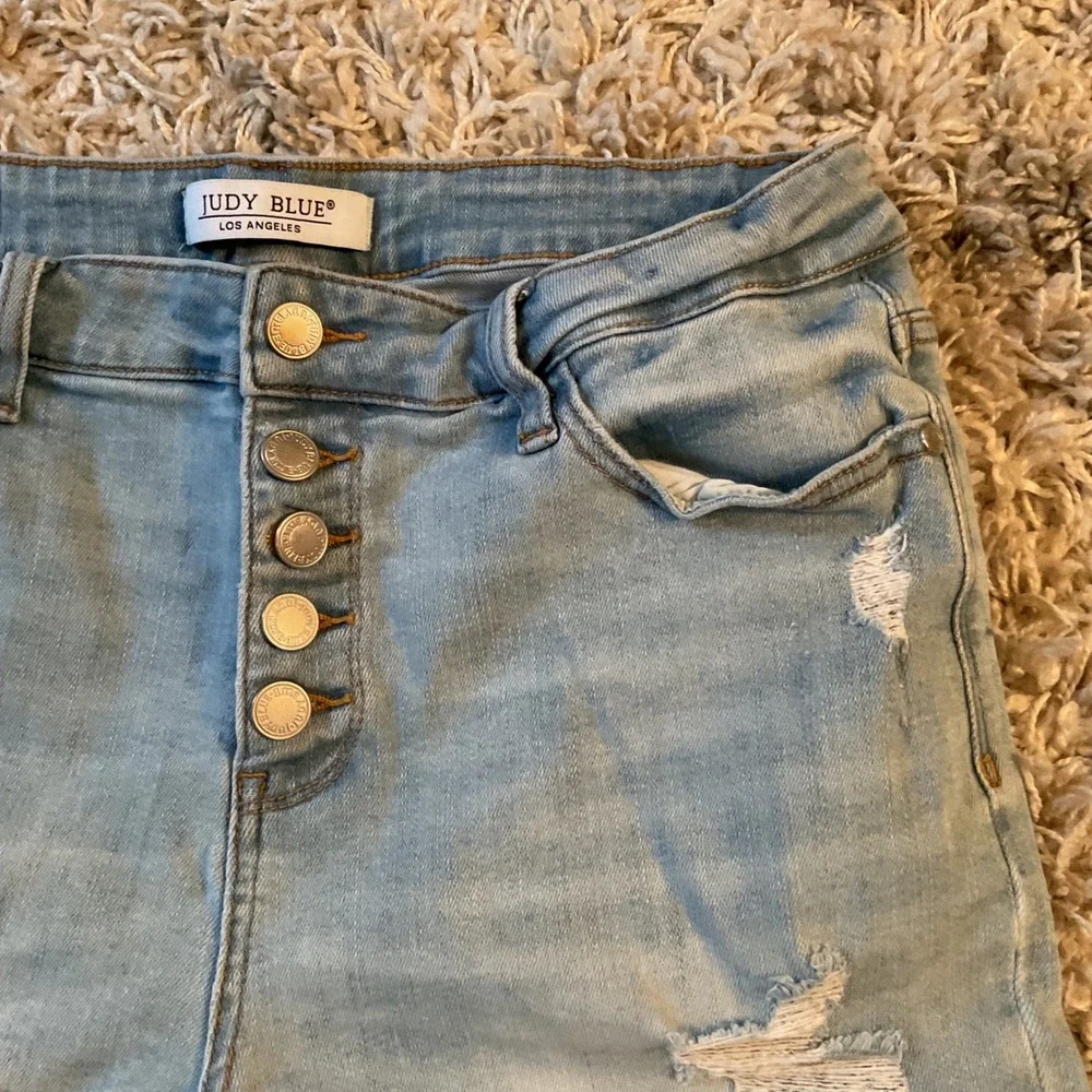 Judy Blue High Rise Distressed Button Fly‎ Denim Shorts Light Wash Women Large
